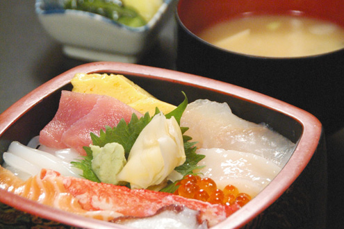 海鮮ちらし寿司 （写真は海鮮ちらし寿司　夜の部は内容がかわります）